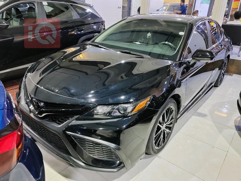 تۆیۆتا کامری